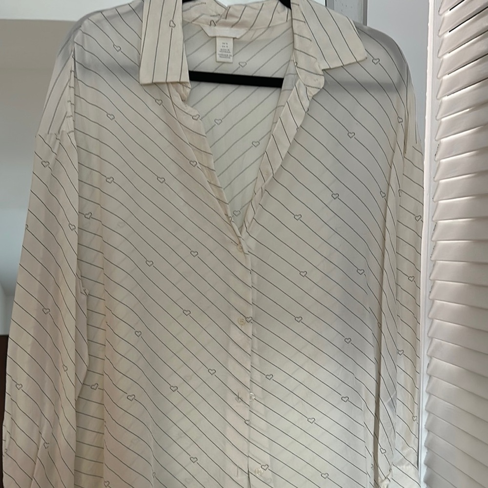 H&M Cream Notched Collar Button Down Blouse
